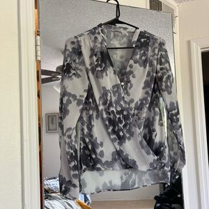 H&M size 6 long-sleeve printed blouse
